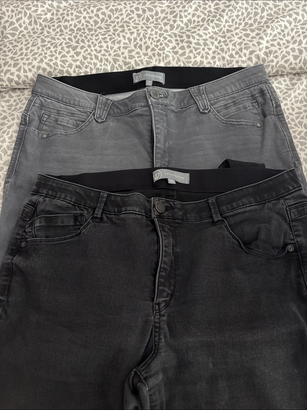 Wit & Wisdom Slim Straight woman's Jeans in Black and Gray - 2-Pack